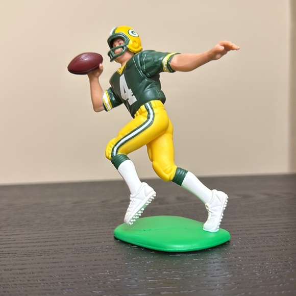 Brett Favre Action Figure - Picture 2 of 8
